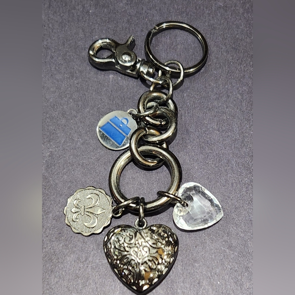 Kathy Van Zeeland Vintage Hearts charm Keychain